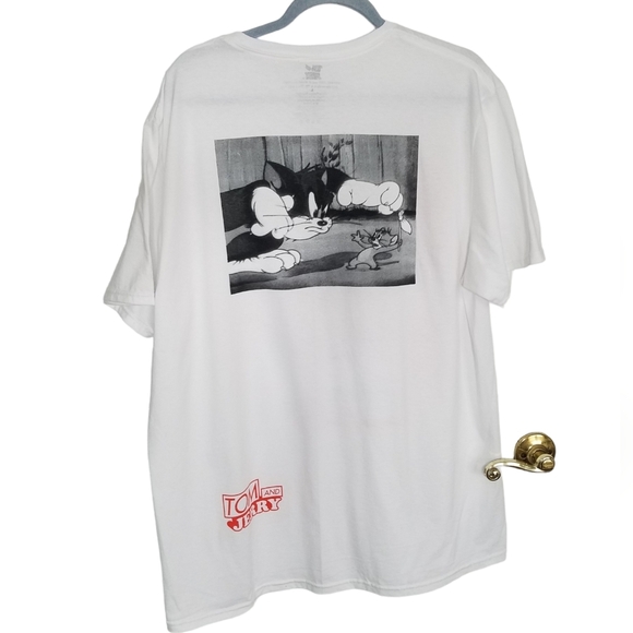 NWOT Tom & Jerry Graphic tshirt Size Large 100% Cotton - Picture 2 of 6